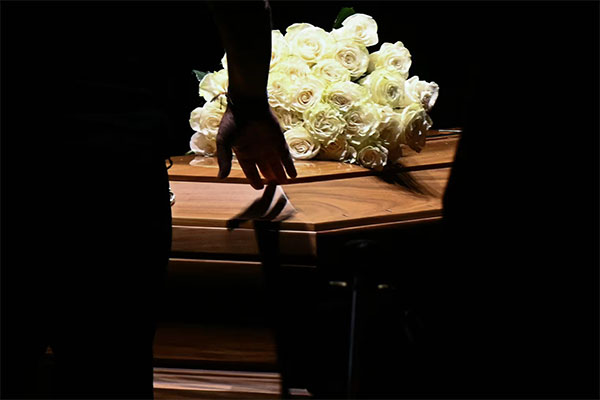 وفاة جورجيو أرماني